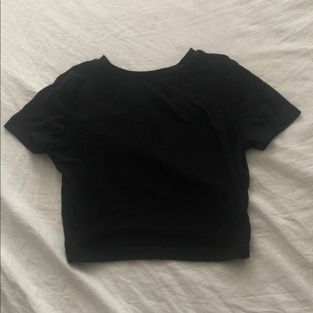 Black Short Sleeve Crop Top